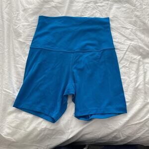 Pool blue lululemon shorts yogashorts